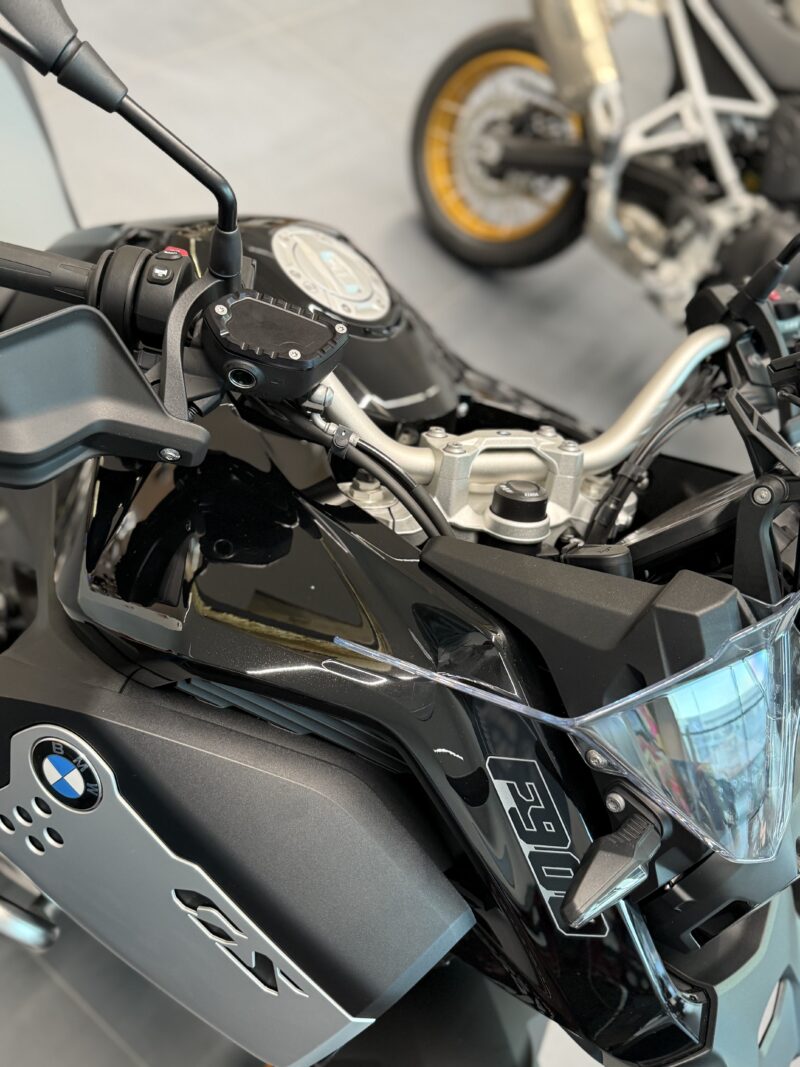<span style="color:#b30000">Serie R/F/S</span> Tappo serbatoio Reunion Garage per Pompa Freno URBAN - immagine 5